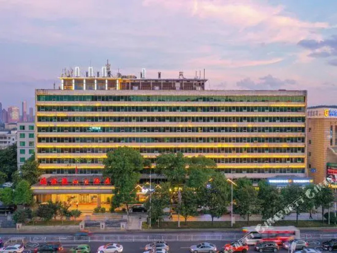 Dolton Lushan Hotel