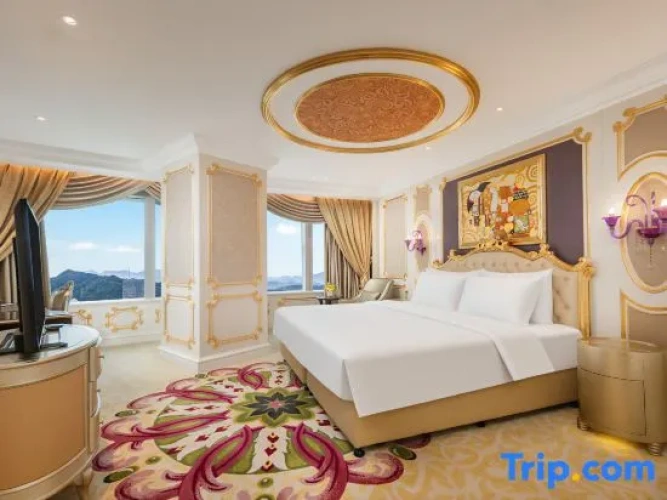 1 Bedroom Double Suite with city view