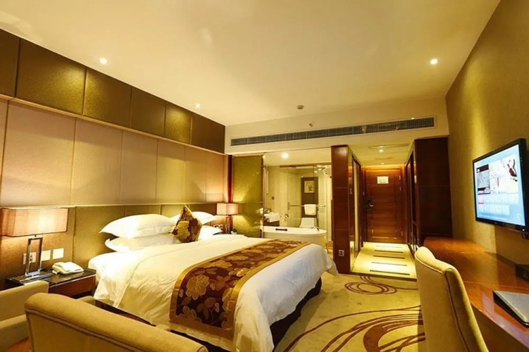 Hollyston Hotel