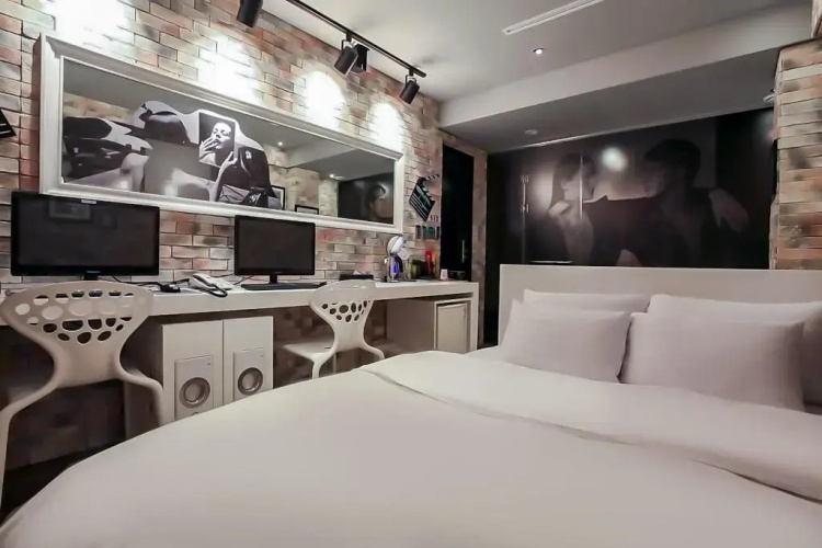 Nine Star Hotel