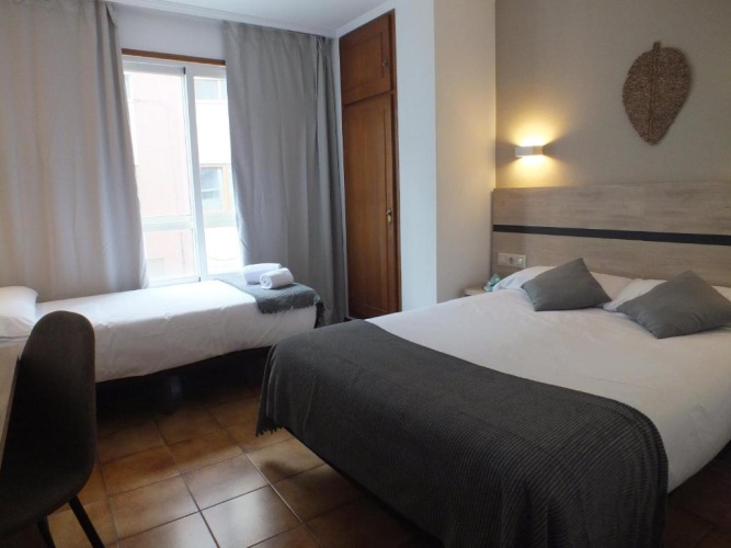 Standard Triple room