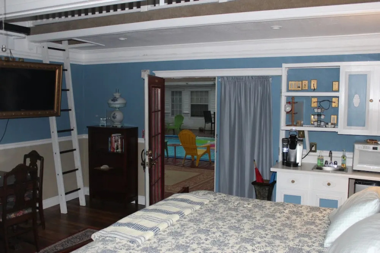 Book Nook Inn