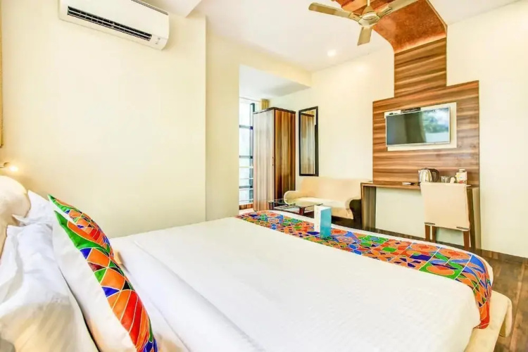 Fabhotel Axis International