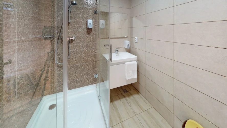 1 Bedroom Family Bungalow with lake view
