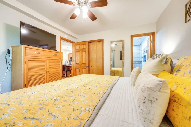 Accessible Branson Condo: Balcony + Lake Access!