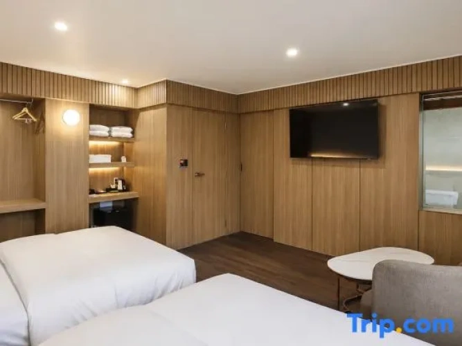 Premium Twin room