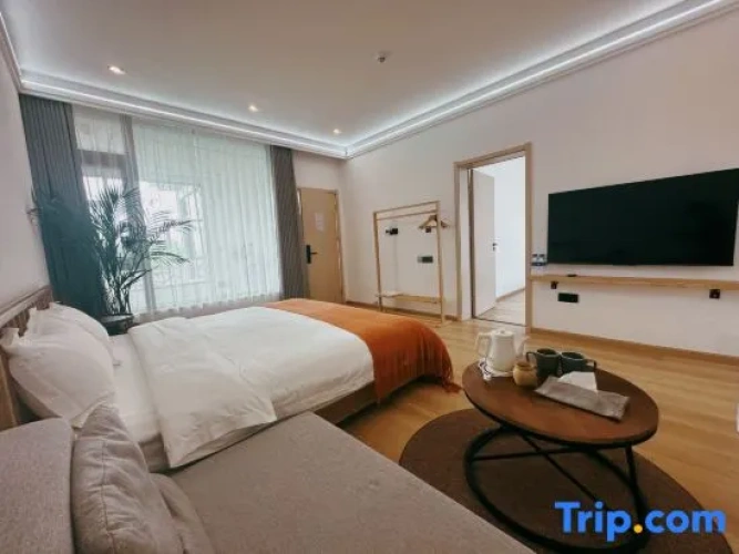 Deluxe Family Suite