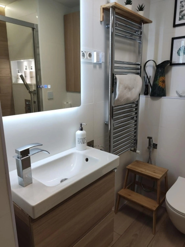 CAJA MAGICA Privada baño compartido