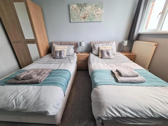 3 Bedroom Apartment Coventry - Hosted by Coventry Accommodation
