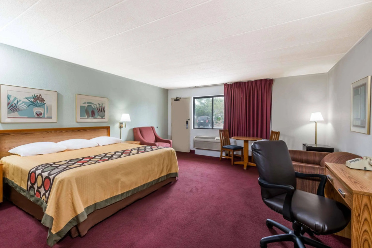 Super 8 By Wyndham Elyria photo 8