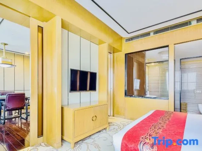1 Bedroom Deluxe Attic Suite