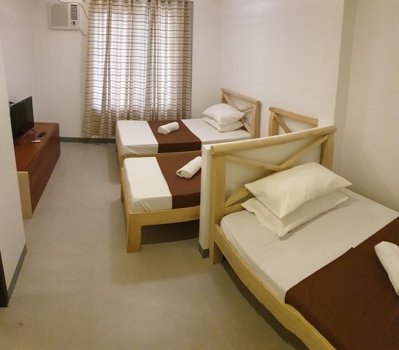 Standard Triple room