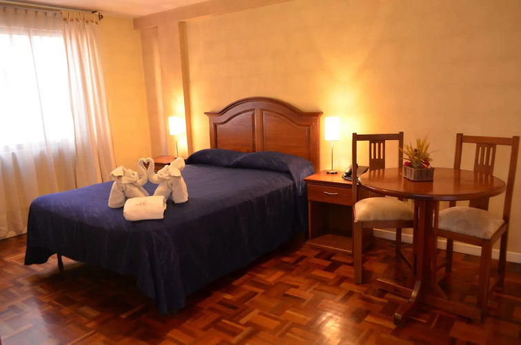 Hotel Cordillera Real