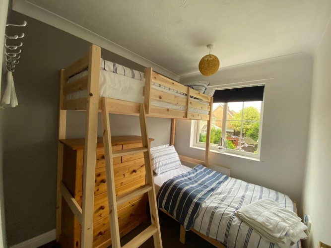 Entire 3-bed House - Child & Pet Friendly