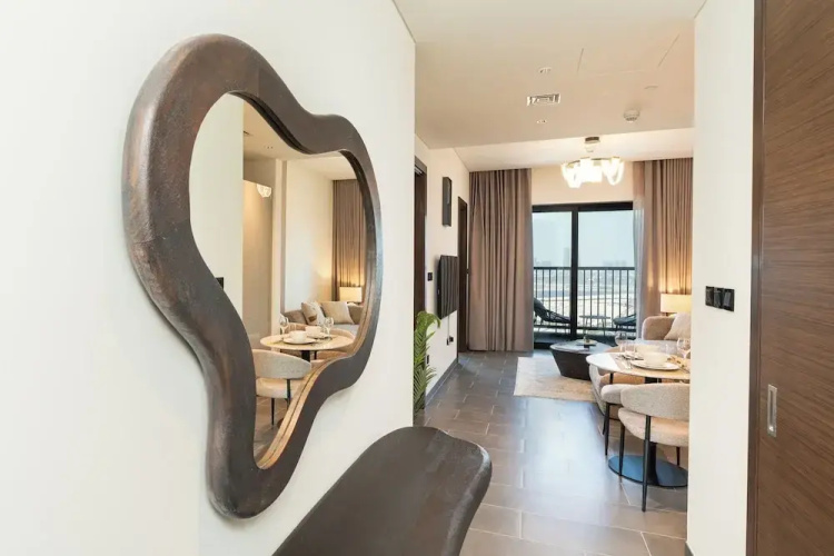 PVH - Stylish 1BR with Study - The Crest
