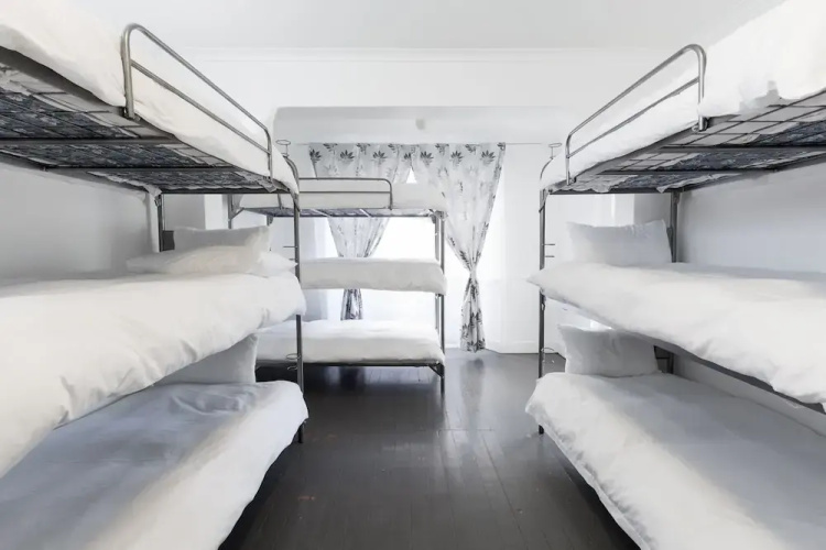 DS Backpackers Hostel