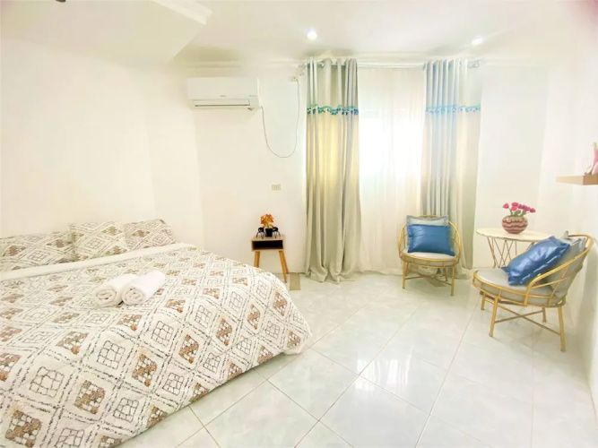 Marina Breeze Resort