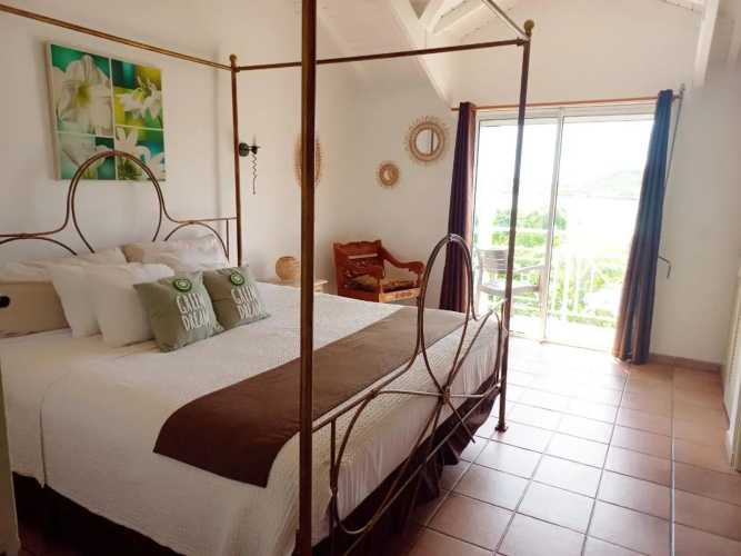 Spacious Villa with Ocean and Mountain view-4 beds