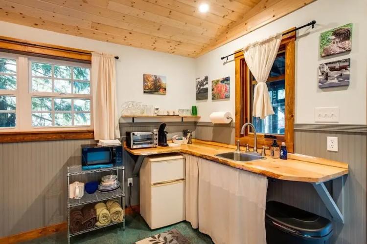 Unique Glamping Experience, Pet Friendly, Sleeps 2
