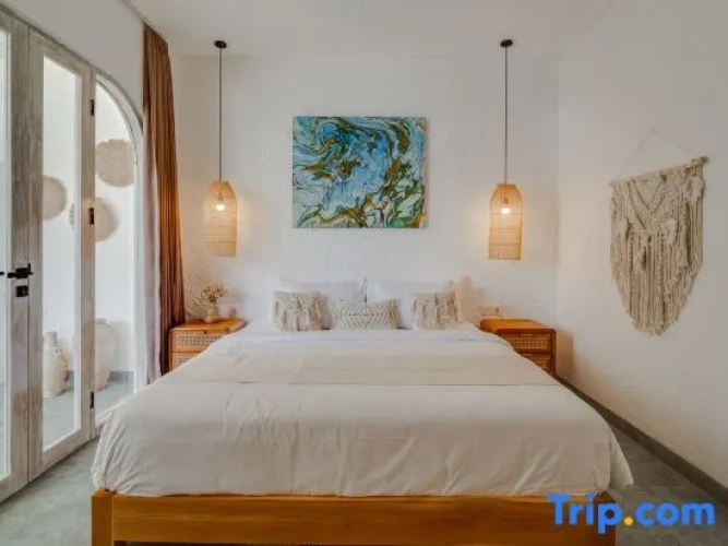 2 Bedrooms Villa