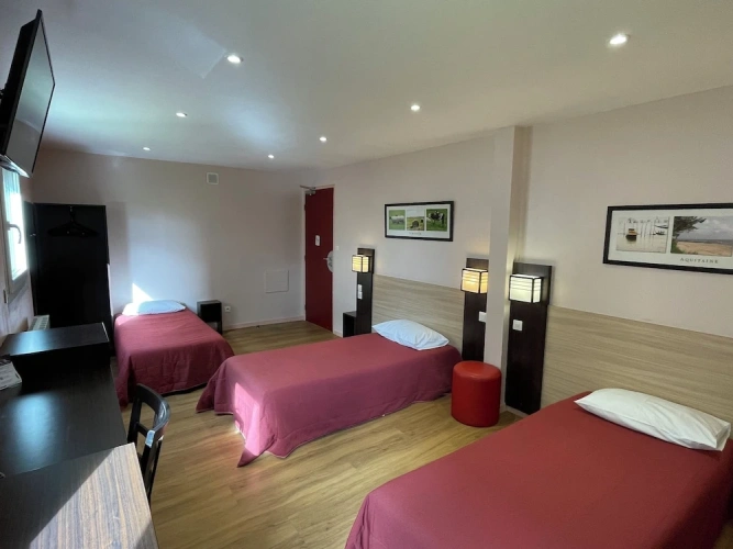 Standard Triple room