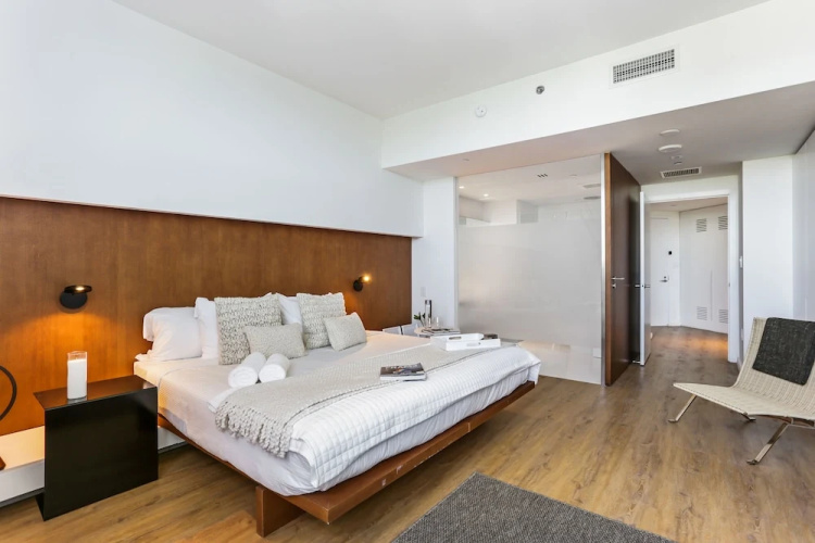 Lyx Suites at One Broadway