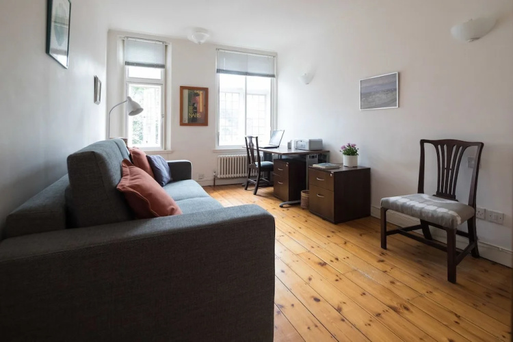 Queen Court Flat