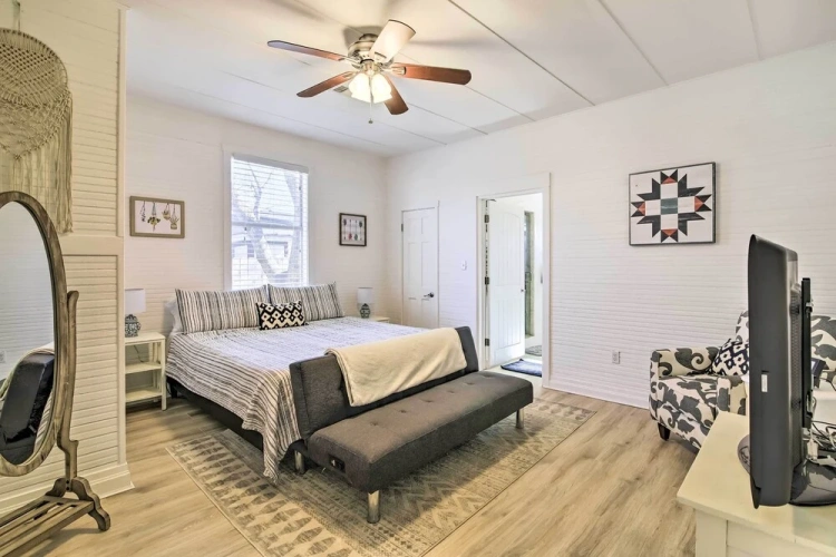 2 Bedrooms Cottage
