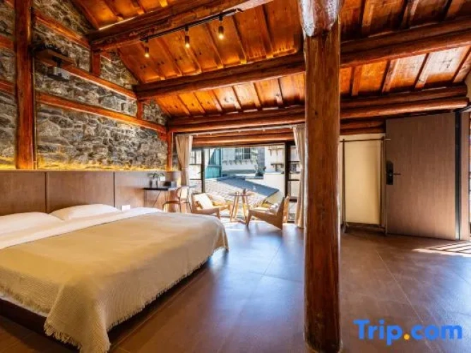 Quadruple Family Suite