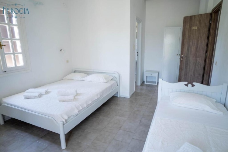Standard Triple room with mountain view