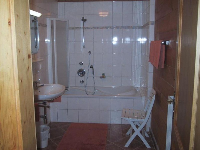 3 Bedrooms Apartment