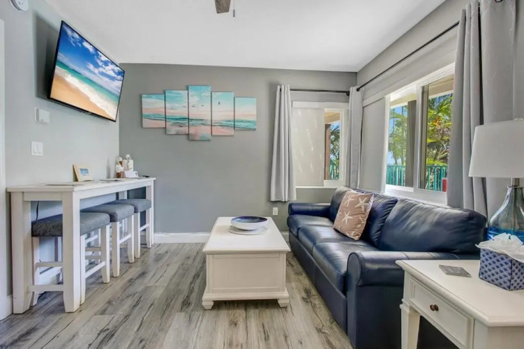 Five Palms Suite 103 - Daily - Weekly - Monthly