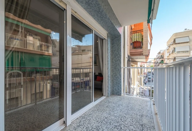 3 Bedrooms Apartment with balcony and beachfront