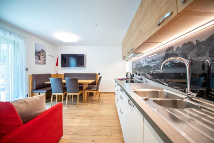 3 Bedrooms Apartment