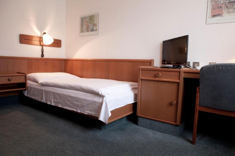 Standard Triple room with balcony