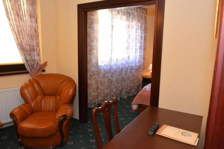 Atrium Hotel