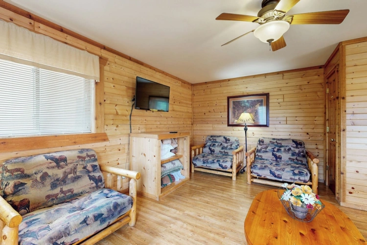 2 Bedrooms Apartment