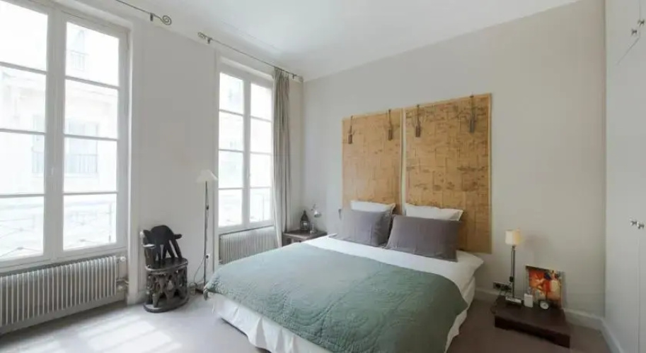 Class and Elegance: Parisian Apartment