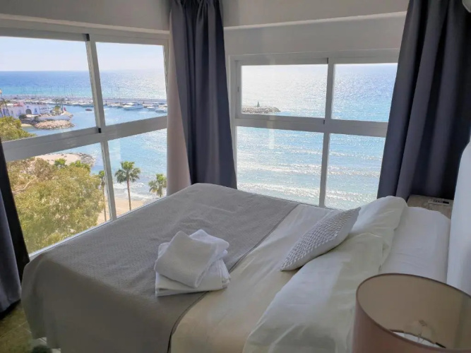 Skol 617 Beachfront Two-bedrooms Duplex With Sea Views
