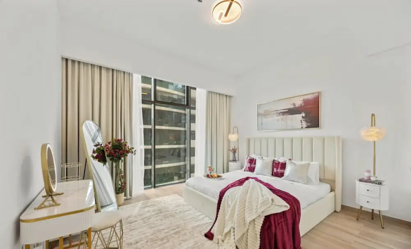 Blossoming 1BR Walk to Dubai Mall & Pool
