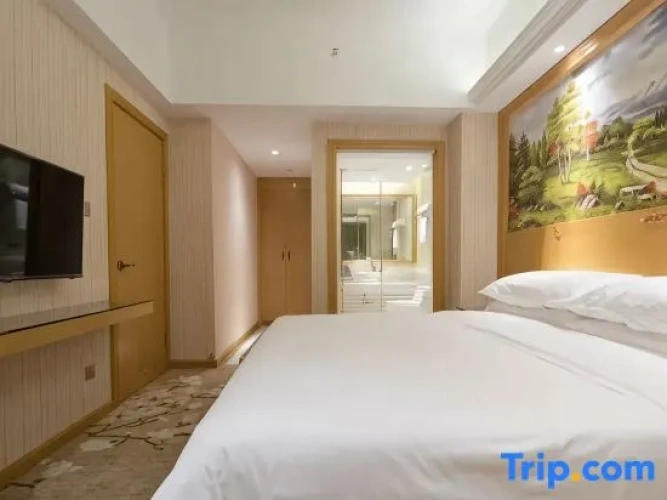 Deluxe Triple Suite