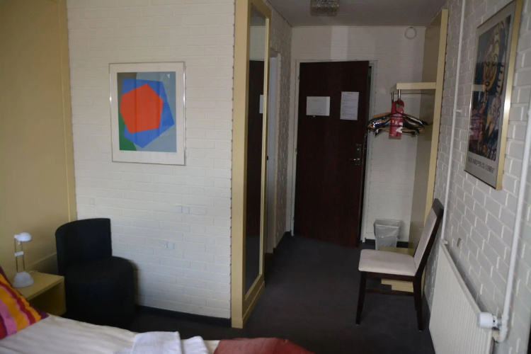 Dolphin Hotel Annex