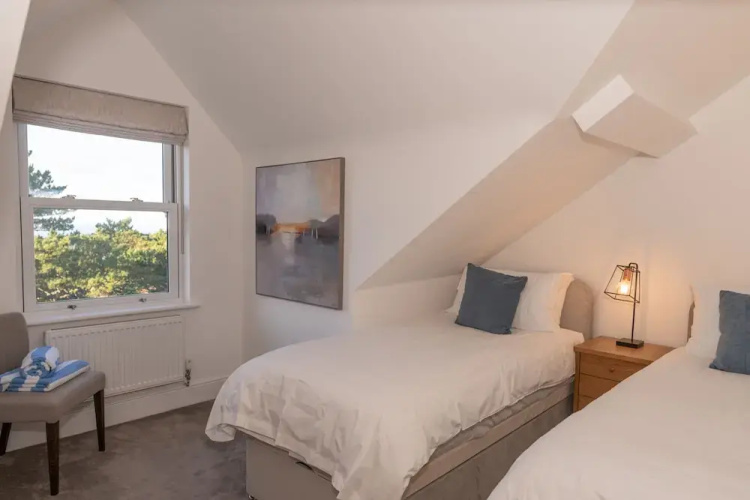 Larkrise, The Penthouse