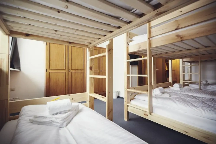 Standard Sextuple room