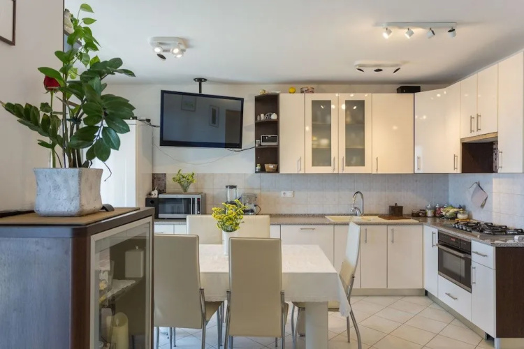 Apartment Tomazin