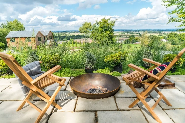 6 Bedrooms Luxury Cottage with garden view