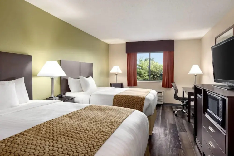 Baymont Inn and Suites Monroe