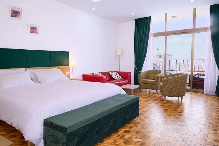 Garden Hills Hotel