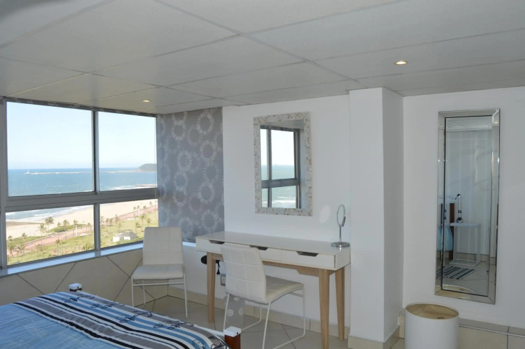 Accommodation Front - Classy 4 Sleeper with Ocean Views