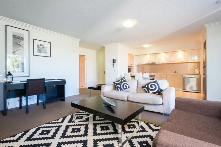 126 Chancellor Lakeside